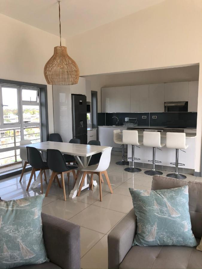 Frangipanier 2 Bedrooms Sea View Penthouse Trou aux Biches Exteriör bild